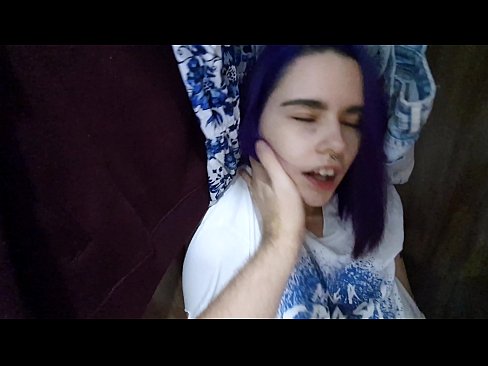 ❤️ Loaʻa i koʻu kaikuahine i loko o ke keʻena kīʻaha a kōkua iā ia e ʻimi Porn video ma porn haw.porncomixone.ru ❌️